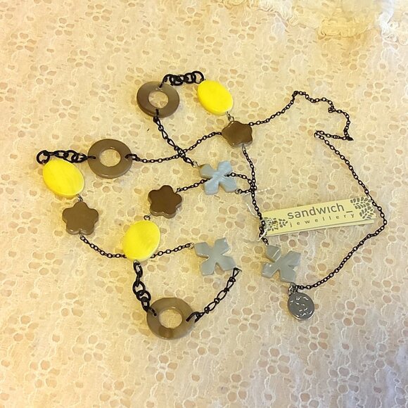 Vintage NEW sandwich jewellery Yellow Brown Beads Pendant VTG Art Deco Necklace - Picture 3 of 7